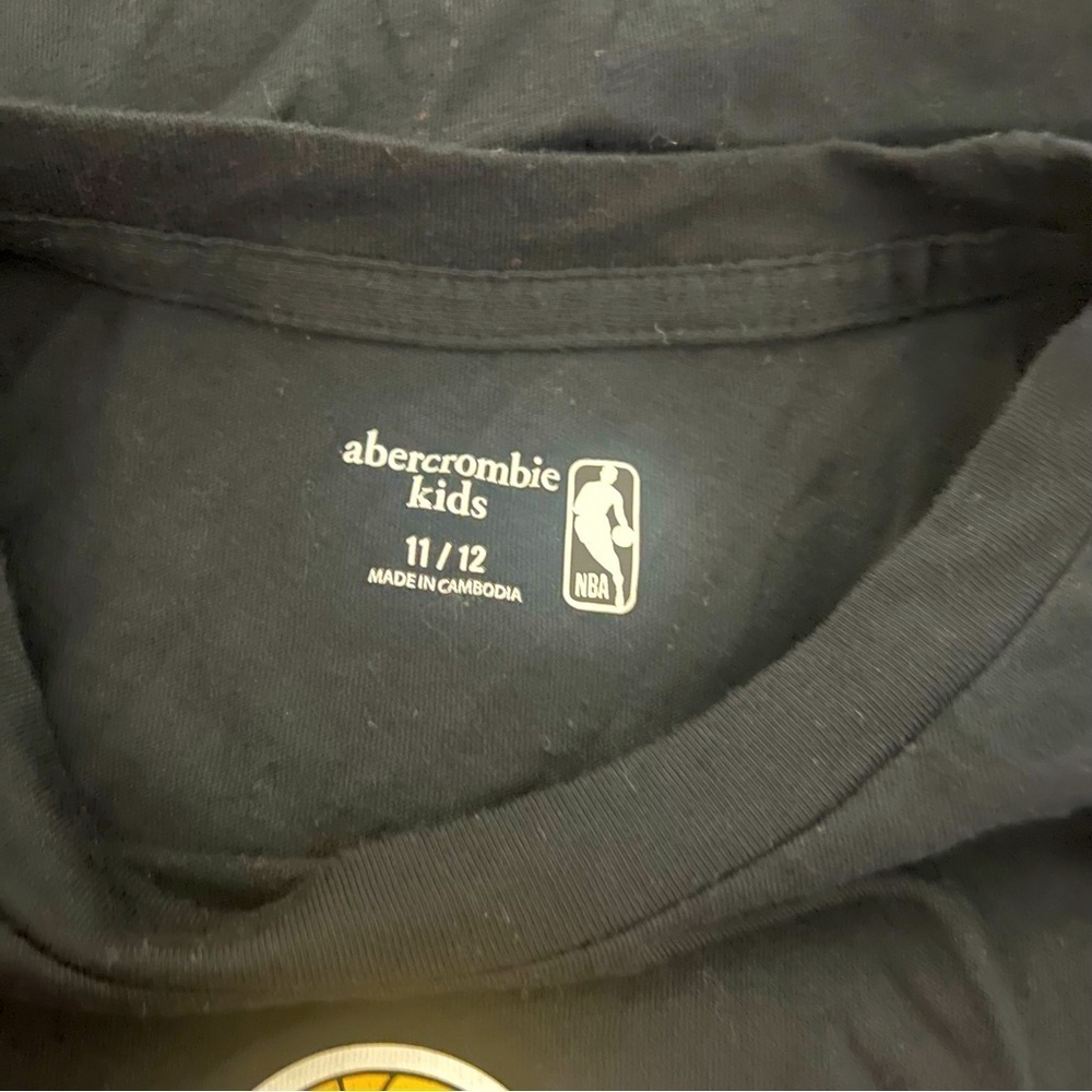 Abercrombie Kids Size (11/12) Black Graphic Los Angeles Lakers Shirt Basketball - Picture 5 of 9